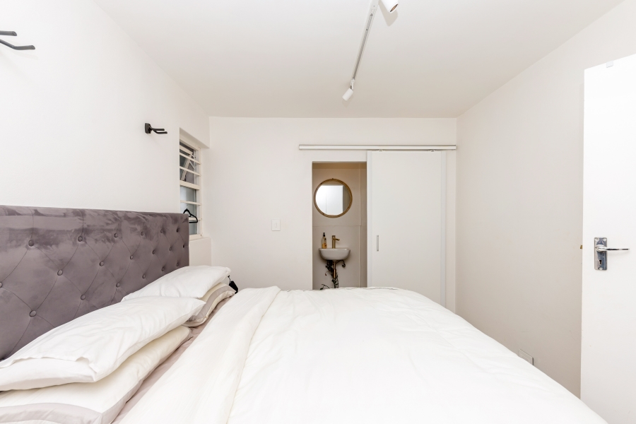 To Let 2 Bedroom Property for Rent in Sea Point Western Cape